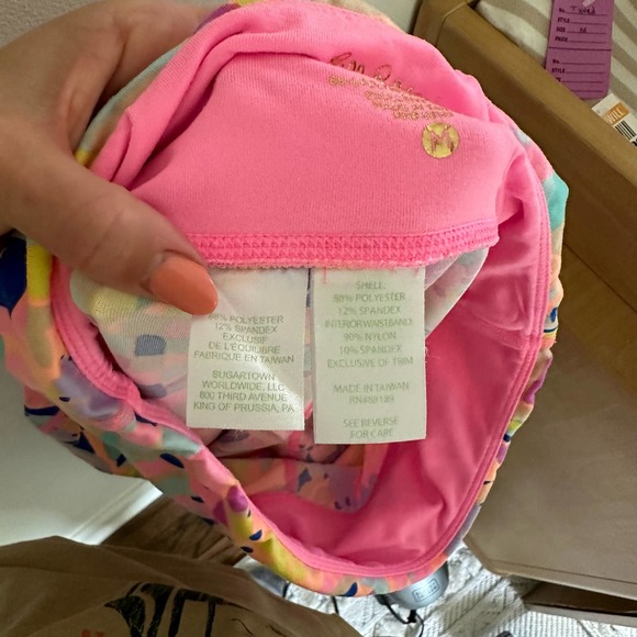 Lilly Pulitzer Weekender Luxletic Cropped Leggings in Pink Plantain 26123 - Picture 8 of 11